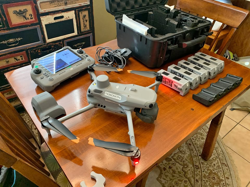 DJI Matrice 4E - Slightly used, one owner