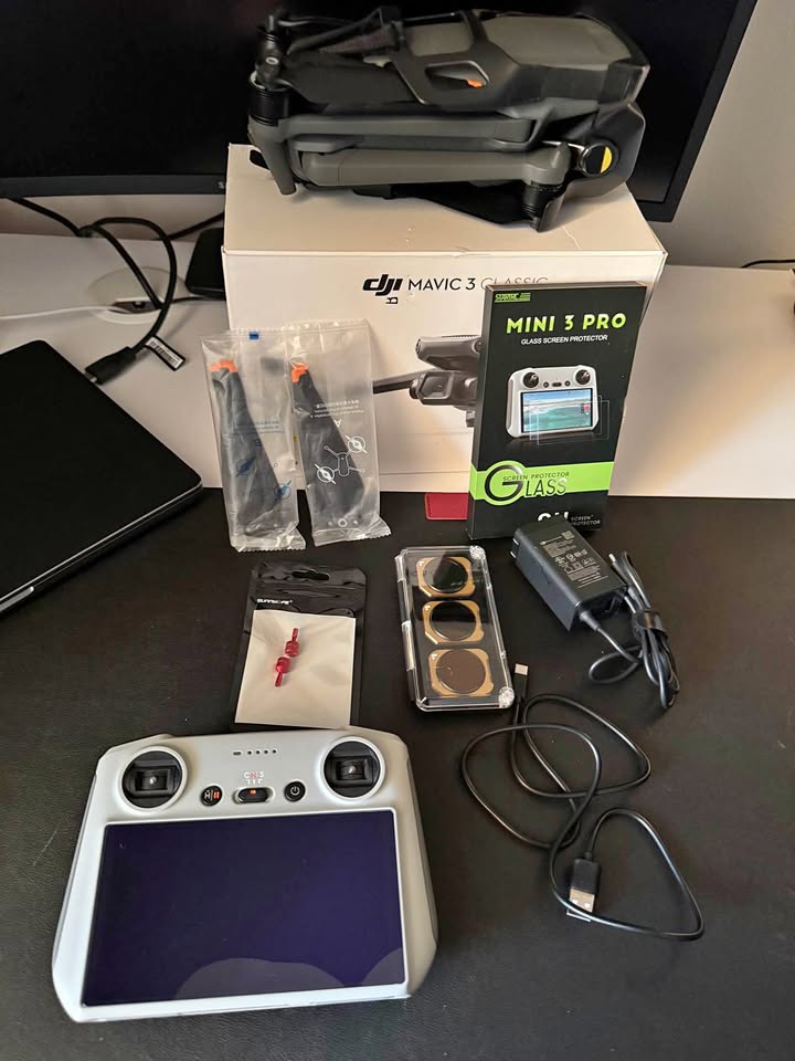 DJI Mavic 3 Classic Drone + PolarPro ND Filter