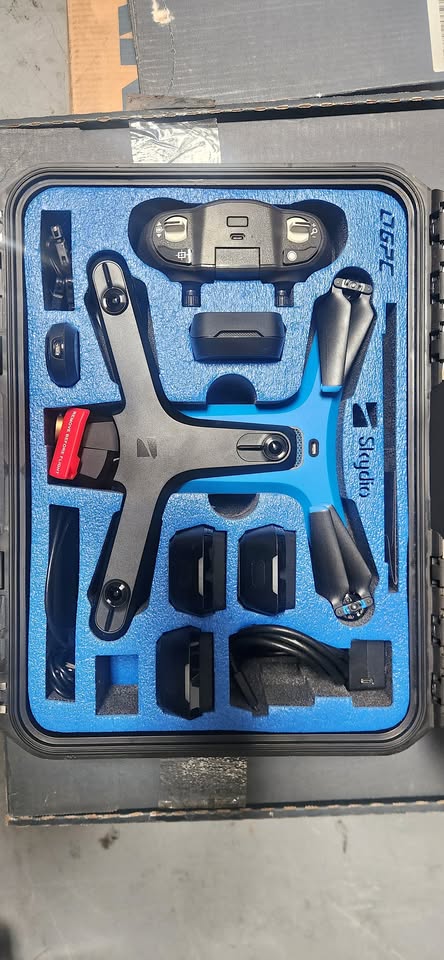 Skydio 2 Cinema Drone Kit (SDRC2V1) - 4K Camera, 3 Batteries, <5 Flight Hrs